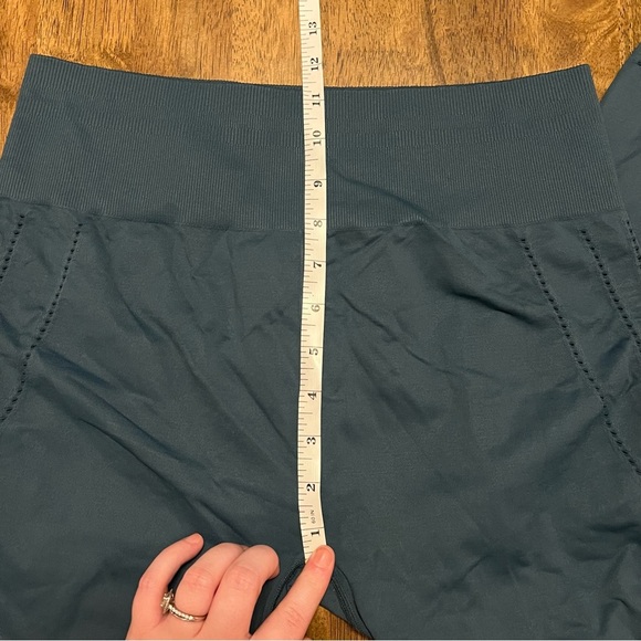 Fabletics High Rise Blue Leggings Large 22” Inseam Athletic Workout Athleisure - Picture 5 of 9